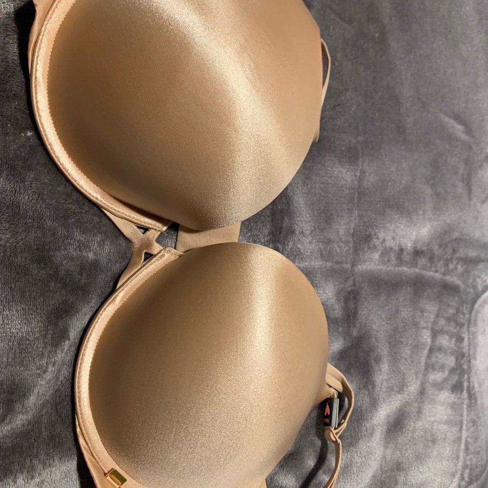Victoria secret push up new with tags size 34D
